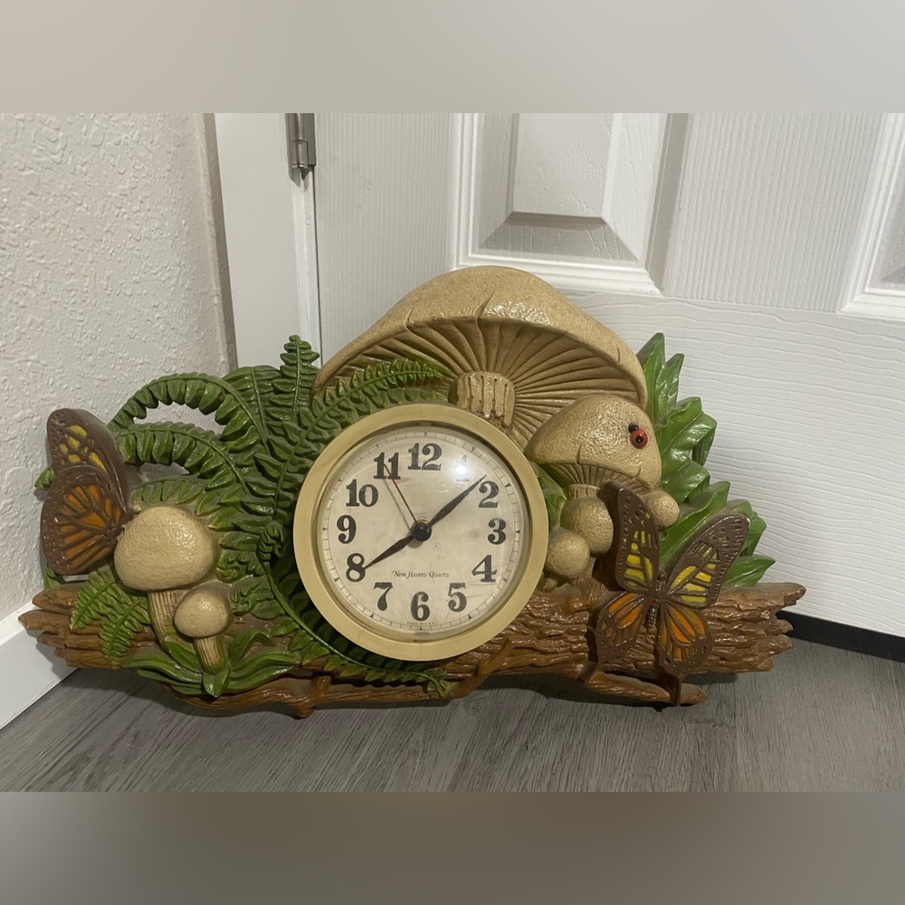 vintage mushroom clock